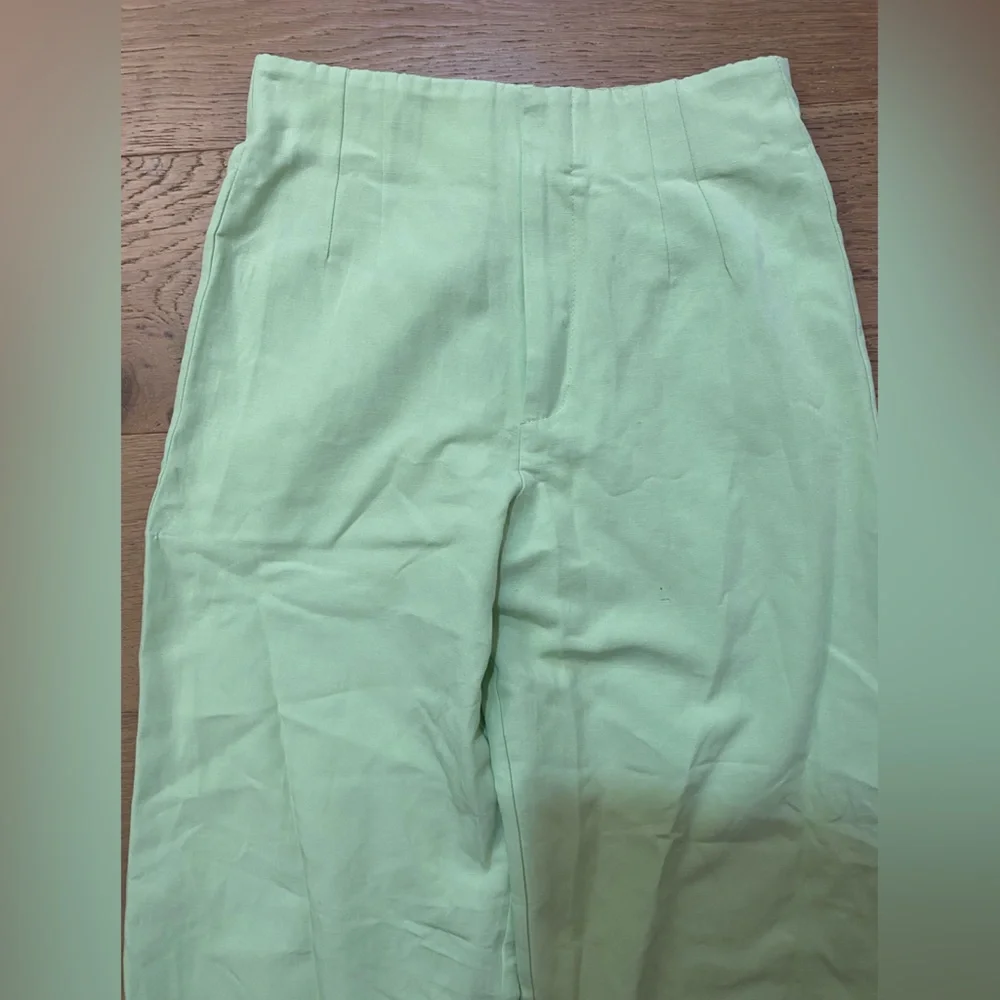 Zara Women's Light lime Green high rise wide leg linen Pants XS GUC - Picture 2 of 5